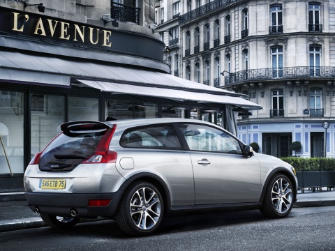 Volvo v30 cross